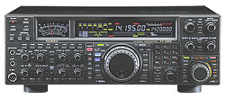 Внешний вид трансивера Yaesu FT-2000